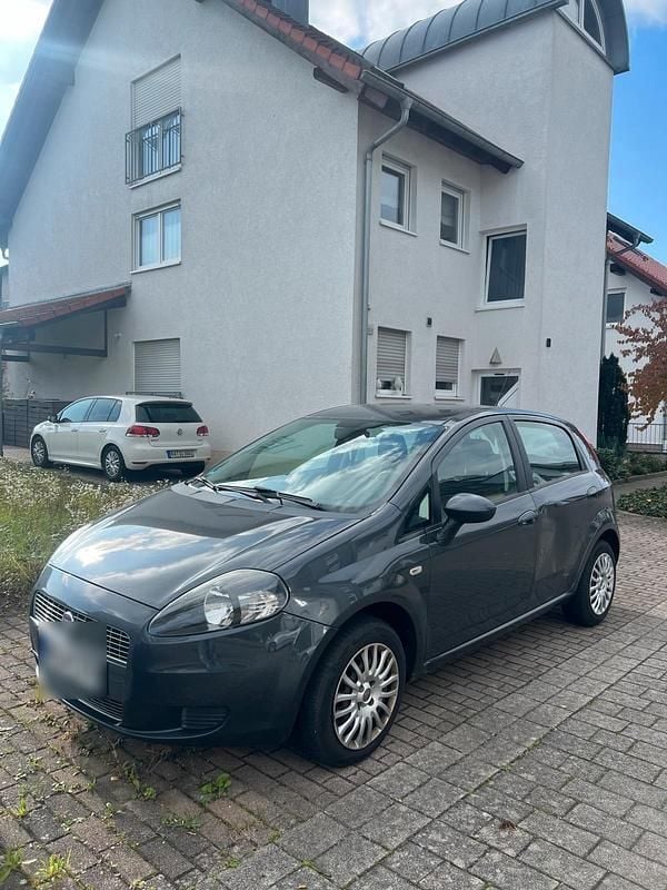 Grau Gebraucht 2008 Fiat Punto Kleinwagen | 600 € (Guter Preis) - Bild 1/4