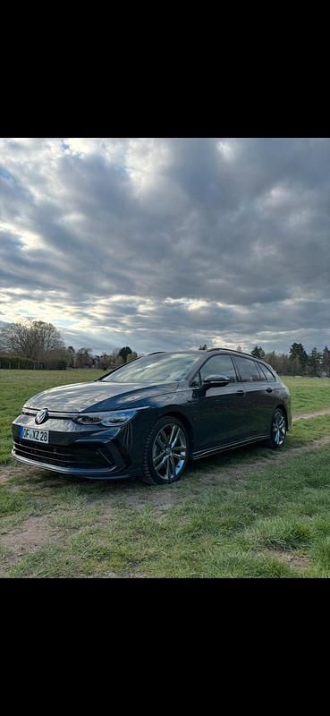 Grau Gebraucht 2022 VW Golf VIII R-line Kombi | 24.335 € (Superpreis) - Bild 1/4