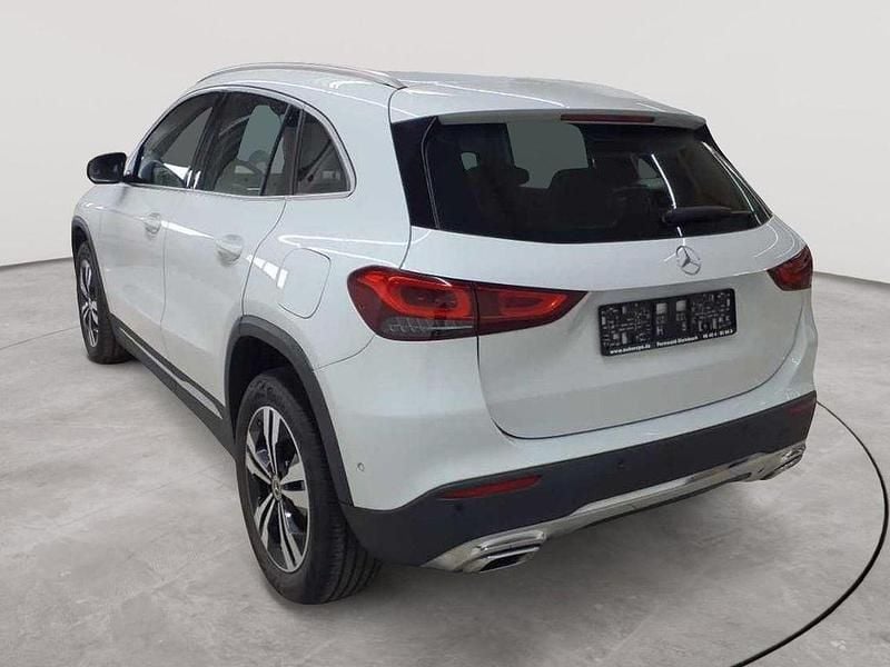 Gebraucht Mercedes GLA200 Progressive 150 PS (110 kW) 2023 Digitalweiß metallic SUV