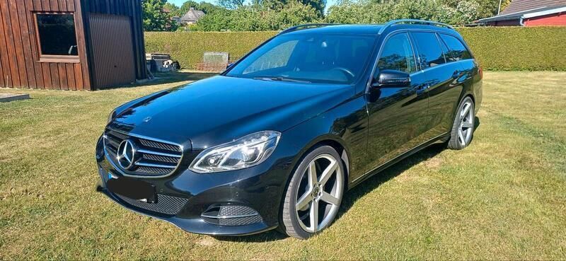 Schwarz Gebraucht 2014 Mercedes E220 Avantgarde Kombi | 13.990 € (Fairer Preis) - Bild 1/4