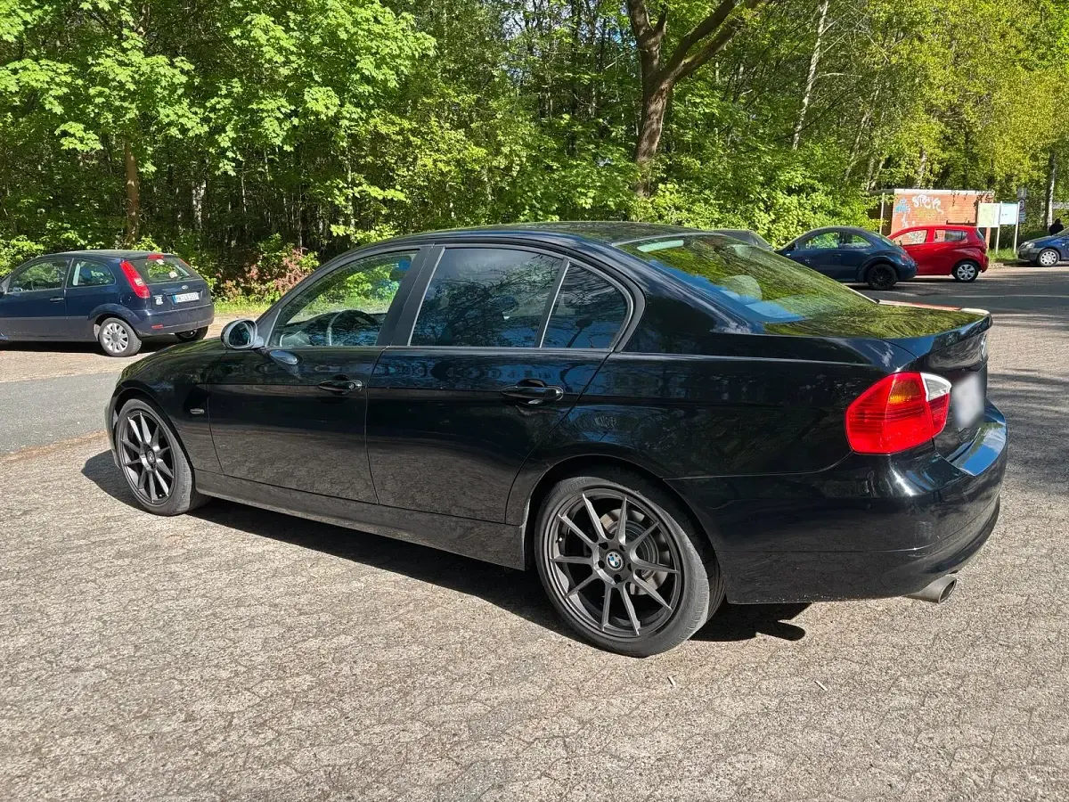Brugt BMW 320 177 HK (130 kW) 2008 Sort Sedan