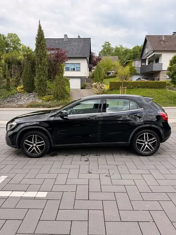 Używany Mercedes GLA220 177 KM (130 kW) 2017 Czarny SUV