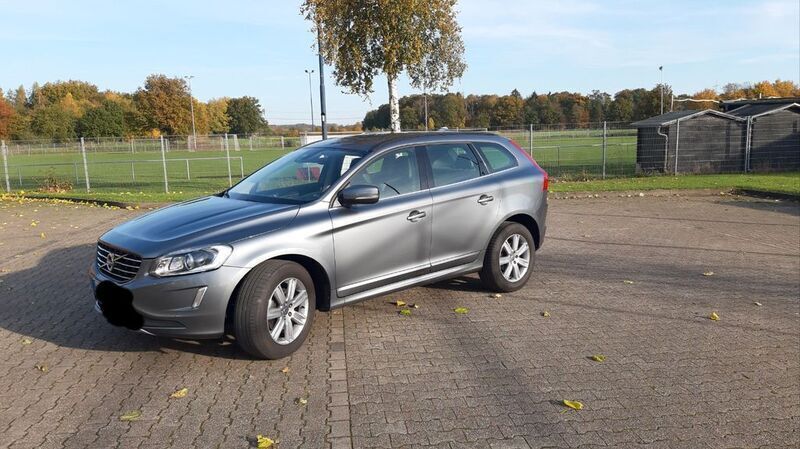 Silber Gebraucht 2016 Volvo XC60 Kinetic SUV | 12.300 € (Fairer Preis) - Bild 1/4