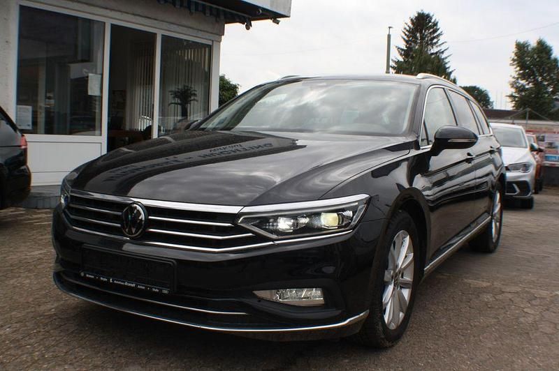 Gebraucht VW Passat Elegance 150 PS (110 kW) 2024 Schwarz Kombi