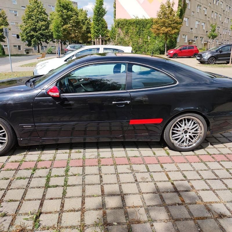 Schwarz Gebraucht 2002 Mercedes 200 Coupé | 2.350 € - Bild 1/4