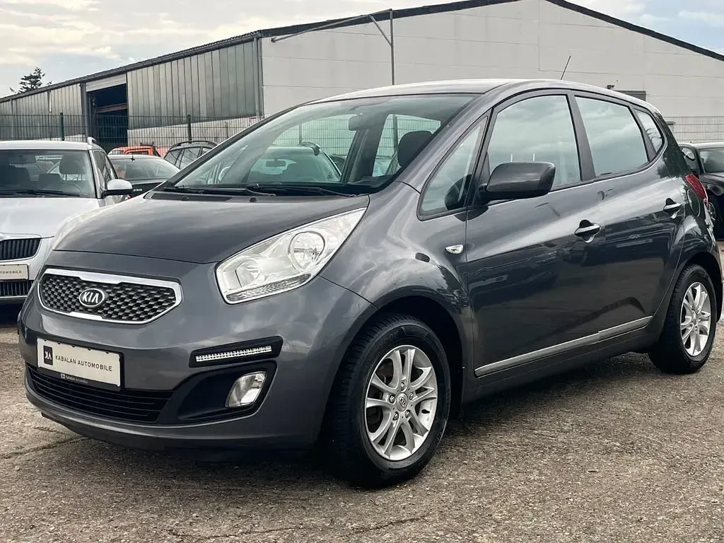 Gebraucht Kia Venga Vision 90 PS (66 kW) 2011 Grau Kleinwagen