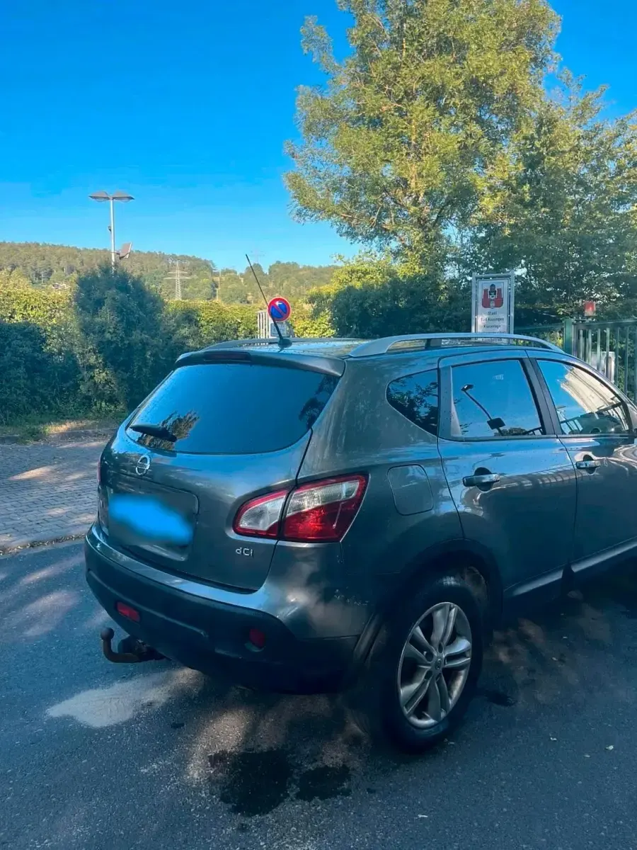 Gebraucht Nissan Qashqai 150 PS (110 kW) 2011 Grau SUV