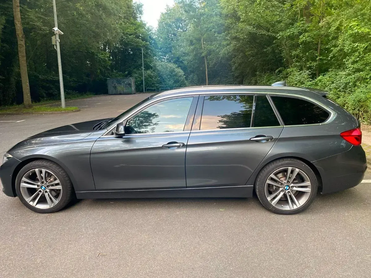 Gebraucht BMW 320 Luxury Line 190 PS (139 kW) 2016 Grau Kombi