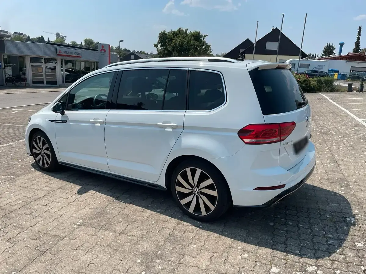 Gebraucht VW Touran R-line 150 PS (110 kW) 2020 Weiß Van / Kleinbus