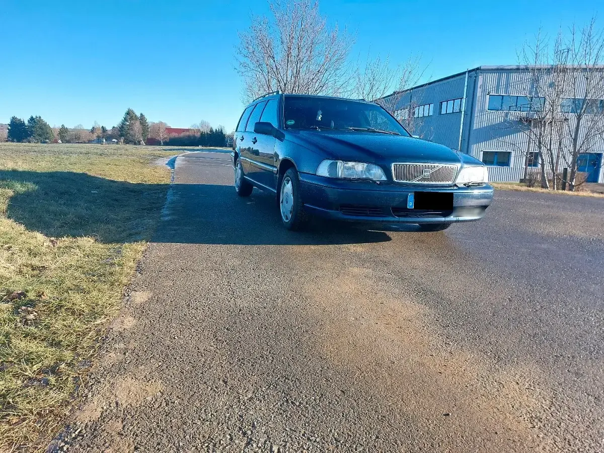 Usata Volvo V70 144 CV (105 kW) 1997 Blu Station wagon