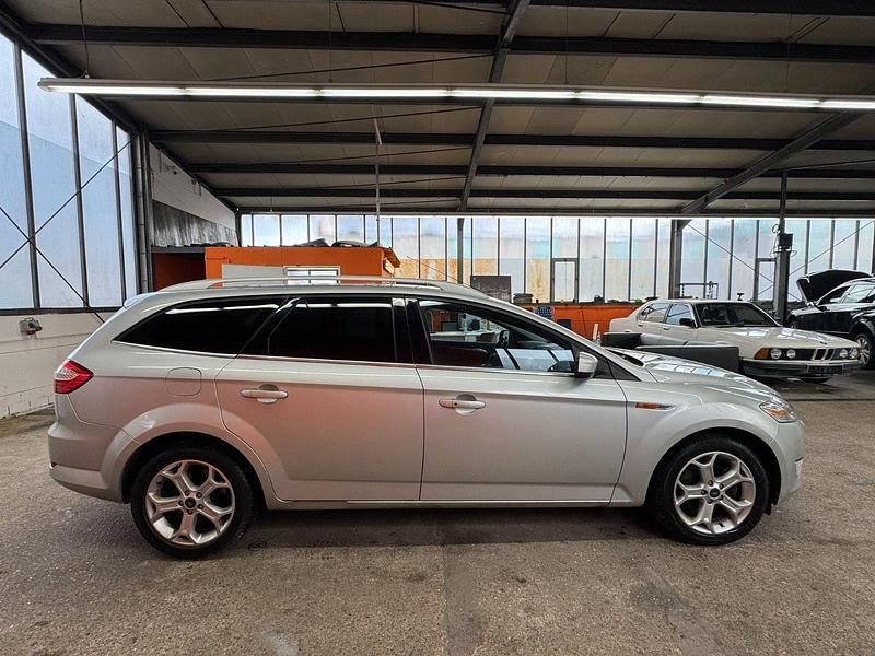 Gebraucht Ford Mondeo Titanium 140 PS (102 kW) 2009 Silber Kombi