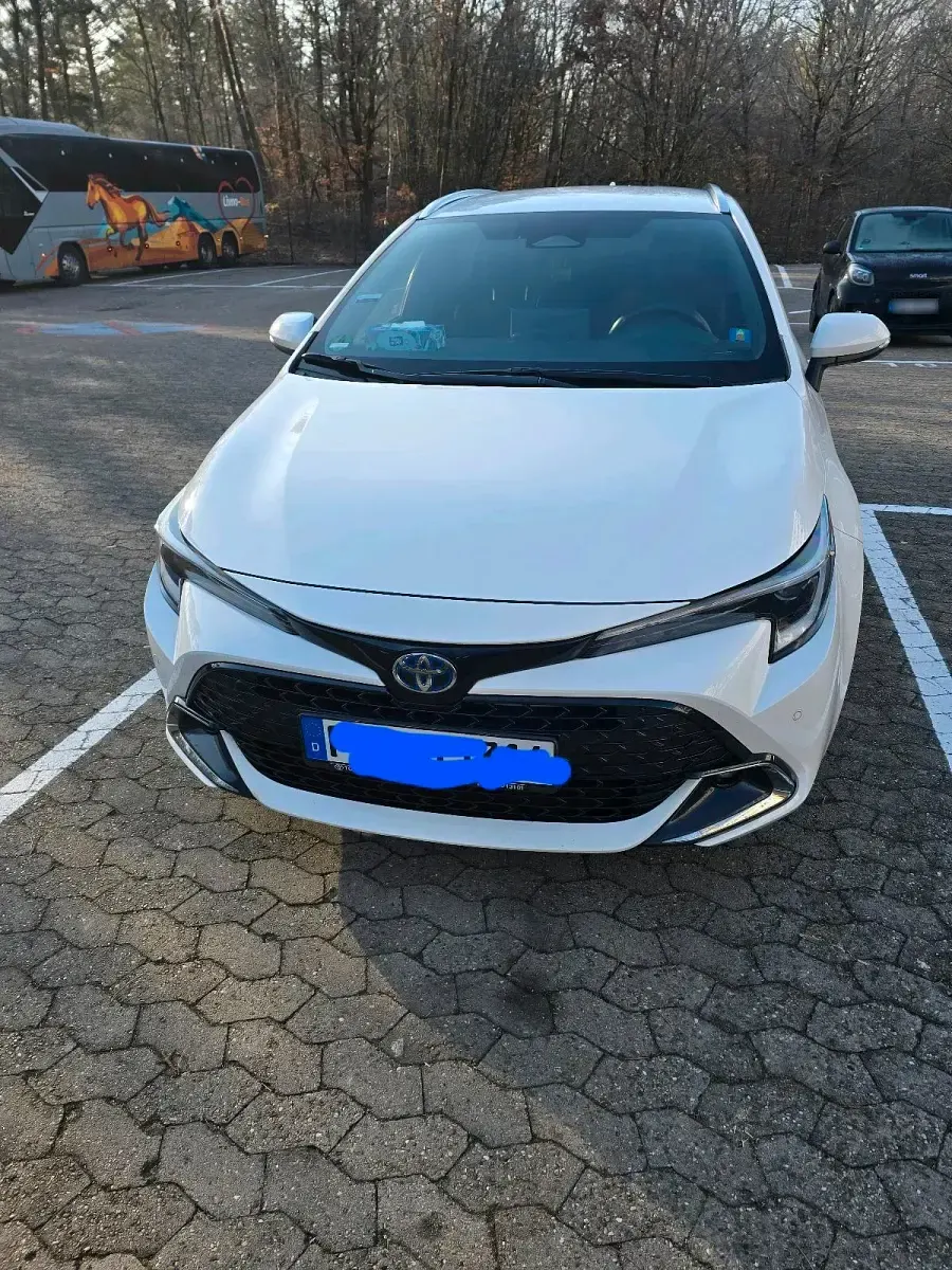 Gebraucht Toyota Corolla 98 PS (72 kW) 2024 Weiß Kombi