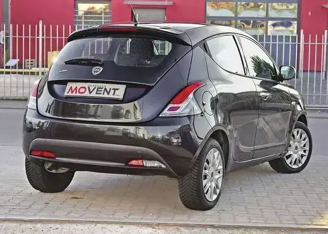 Gebraucht Lancia Ypsilon 69 PS (50 kW) 2011 Schwarz Kleinwagen
