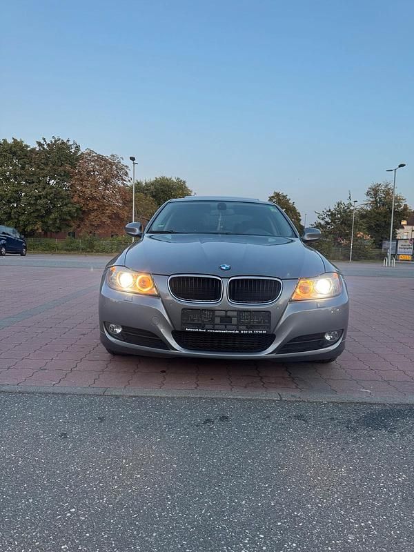 Silber Gebraucht 2008 BMW 320 Limousine | 6.000 € (Fairer Preis) - Bild 1/4
