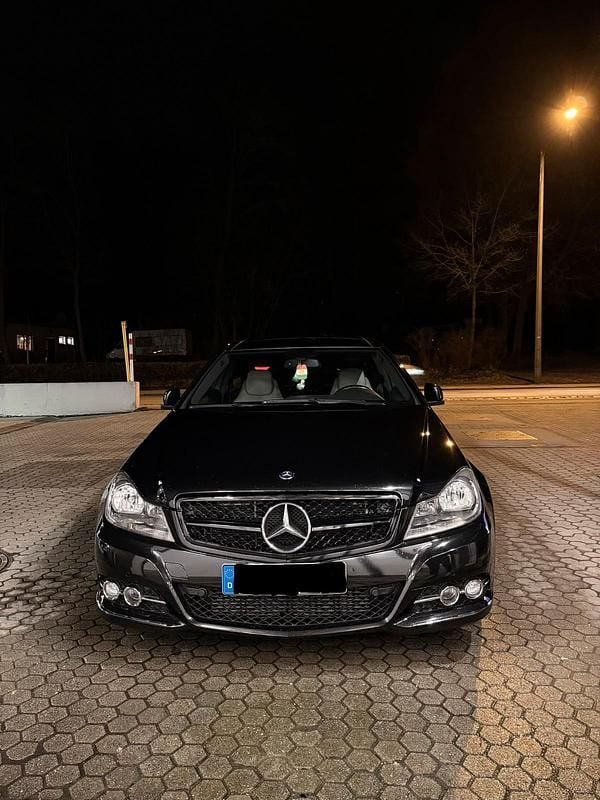 Gebraucht Mercedes C250 204 PS (150 kW) 2012 Schwarz Coupé