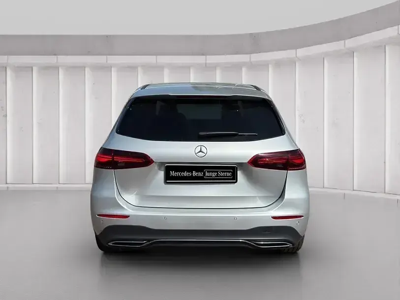 Gebraucht Mercedes B200 Progressive 150 PS (110 kW) 2023 Silber Kleinwagen