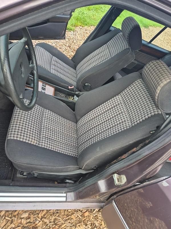 Gebraucht Mercedes 300 190 PS (139 kW) 1992 Kombi