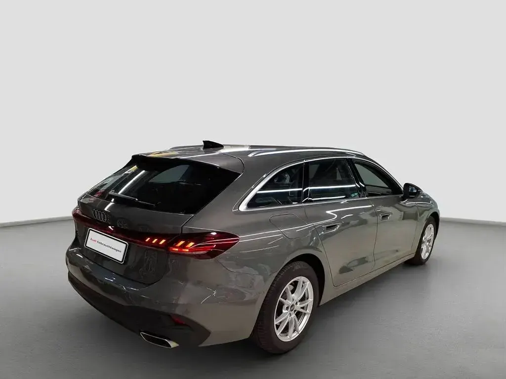Gebraucht Audi A5 Sport 150 PS (110 kW) 2025 Chronosgrau metallic Kombi