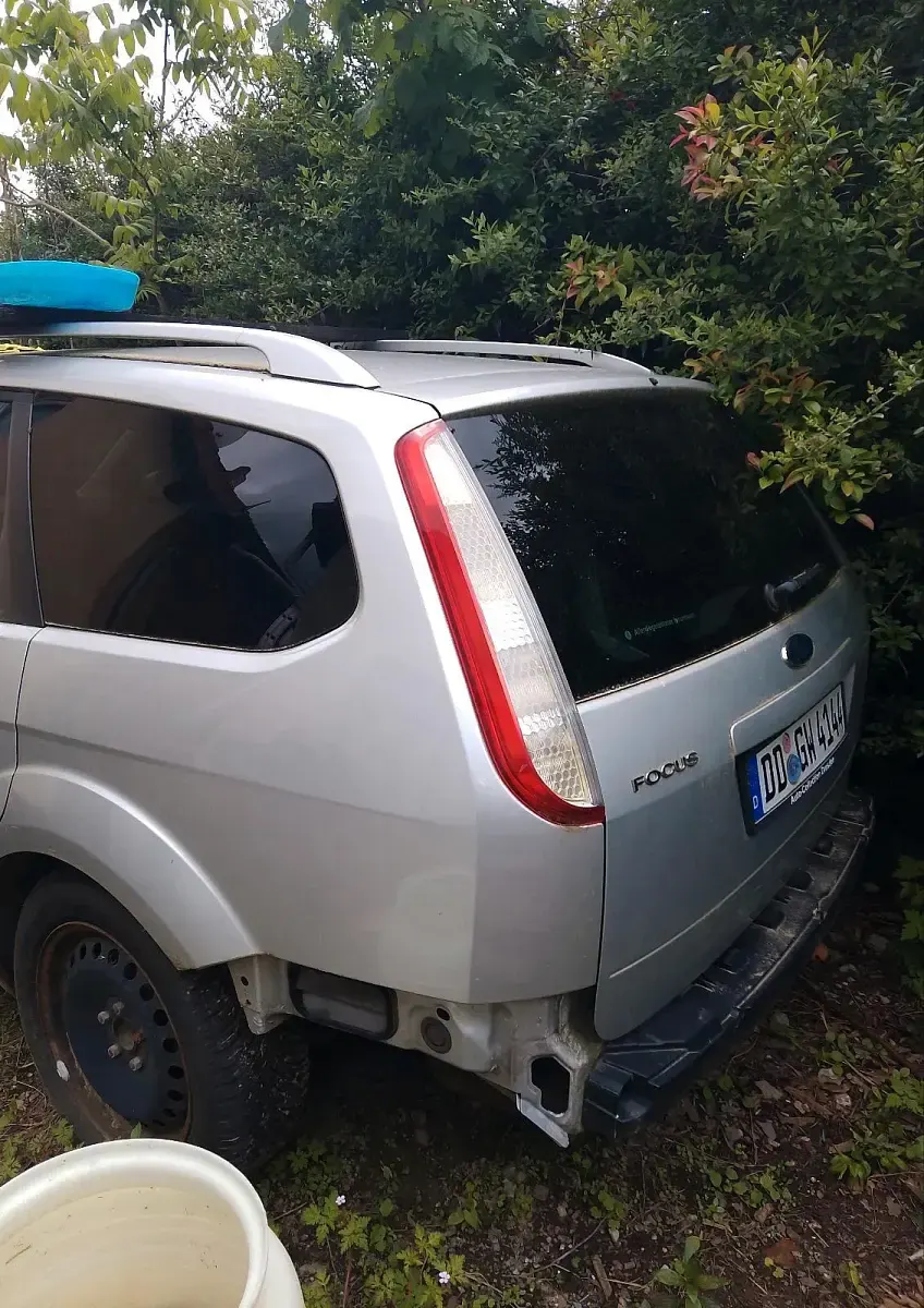 Używany Ford Focus 100 KM (73 kW) 2008 Srebrny Kombi