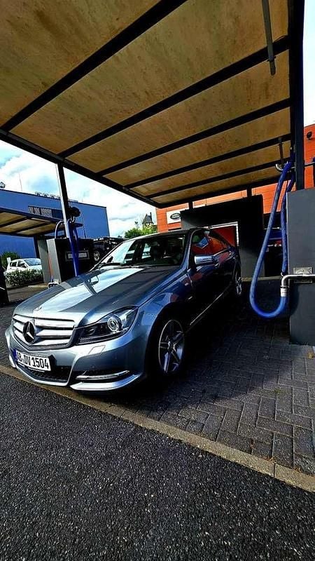 Silber Gebraucht 2011 Mercedes C220 Avantgarde Limousine | 10.500 € (Fairer Preis) - Bild 1/4