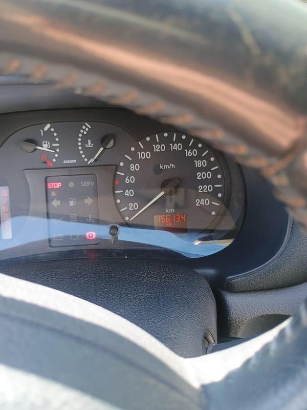 Second-hand Renault Clio II 90 CP (66 kW) 2000 Gri Hatchback