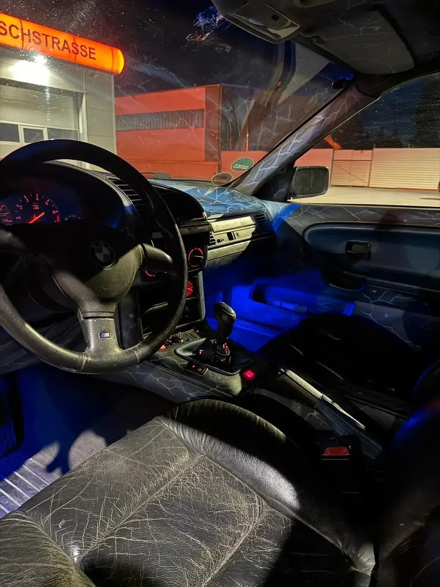 Second-hand BMW 320 150 CP (110 kW) 1992 Albastru Berlinǎ