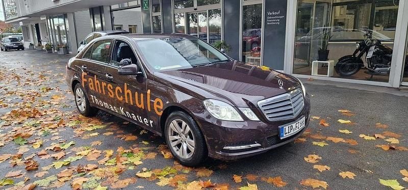Gebraucht Mercedes E200 184 PS (135 kW) 2010 Braun Limousine