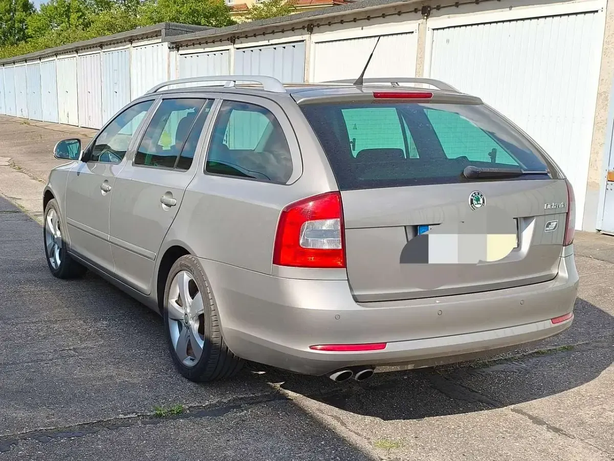 Gebraucht Skoda Octavia Ambiente 160 PS (117 kW) 2009 Beige Kombi