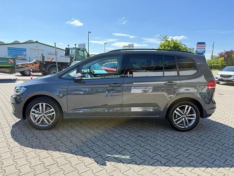 Neu VW Touran 150 PS (110 kW) 2025 Andere Van / Kleinbus
