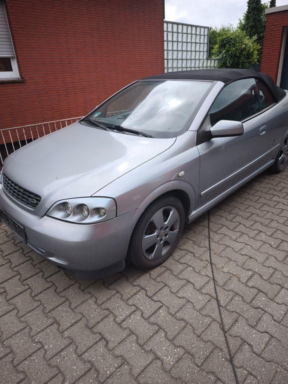 Grau Gebraucht 2004 Opel Astra Cabriolet Cabrio | 1.750 € (Guter Preis) - Bild 1/4