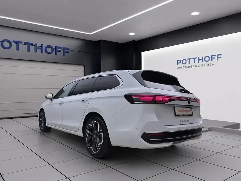 Gebraucht VW Passat Elegance 193 PS (141 kW) 2024 Weiß Kombi