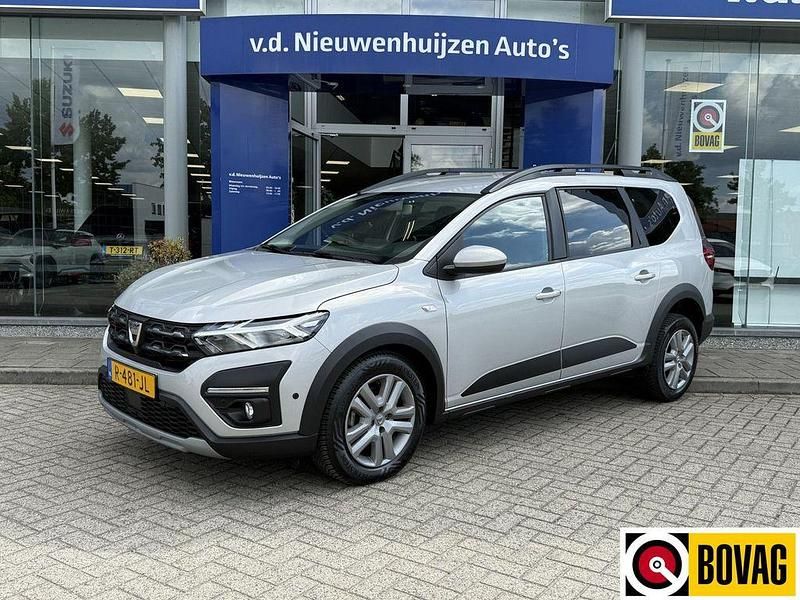 Grau Gebraucht 2022 Dacia Jogger Comfort Van / Kleinbus | 16.717 € (Fairer Preis) - Bild 1/4