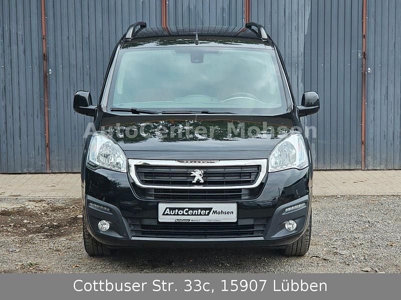 Gebraucht Peugeot Partner Tepee Active 110 PS (80 kW) 2017 Schwarz Van / Kleinbus
