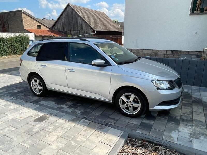 Silber Gebraucht 2017 Skoda Fabia Cool Edition Kombi | 8.000 € (Fairer Preis) - Bild 1/4