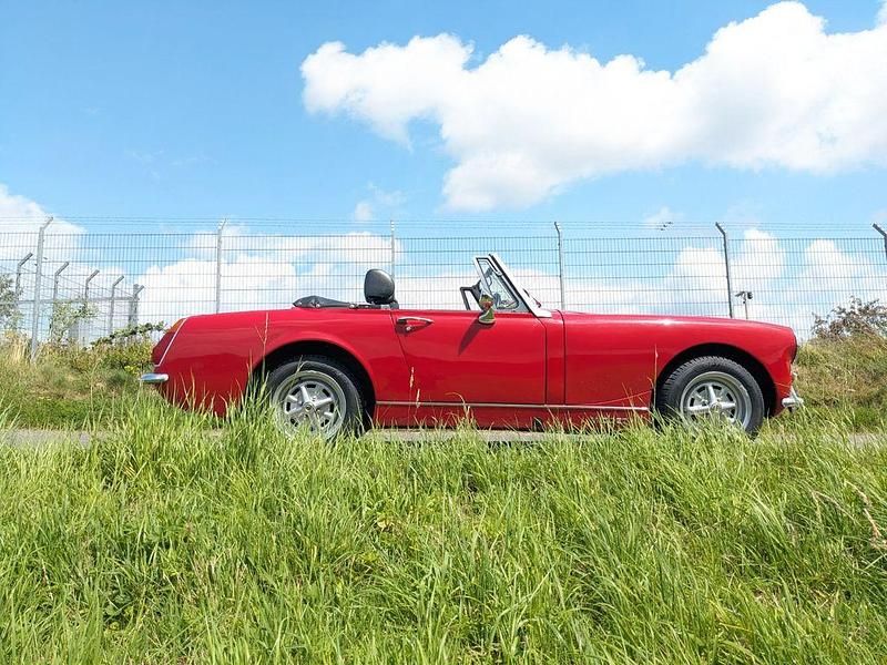 Rot Gebraucht 1973 MG Midget Cabrio | 11.500 € - Bild 1/4
