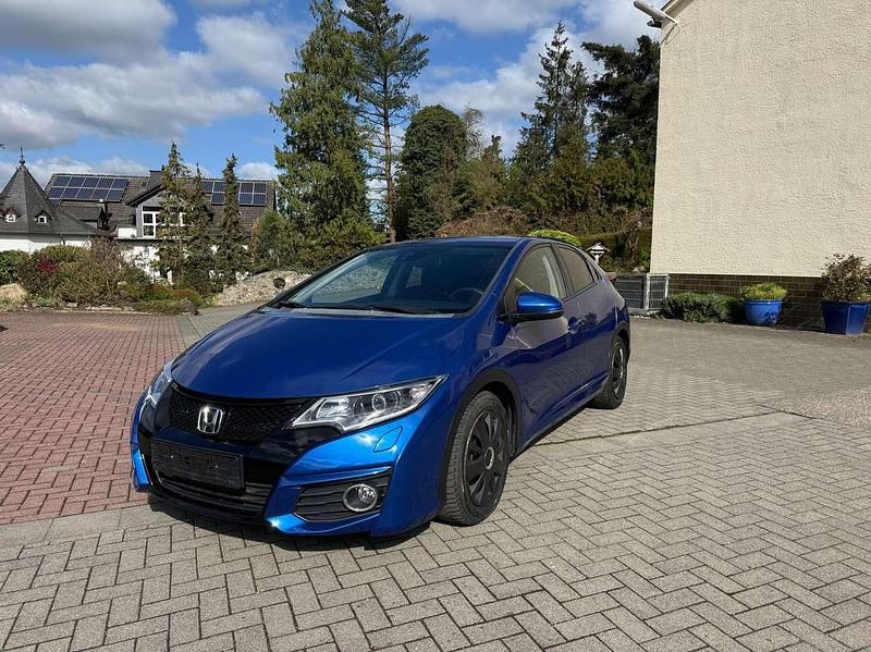 Gebraucht Honda Civic Elegance 141 PS (103 kW) 2016 Brilliant sporty blue m. Kleinwagen
