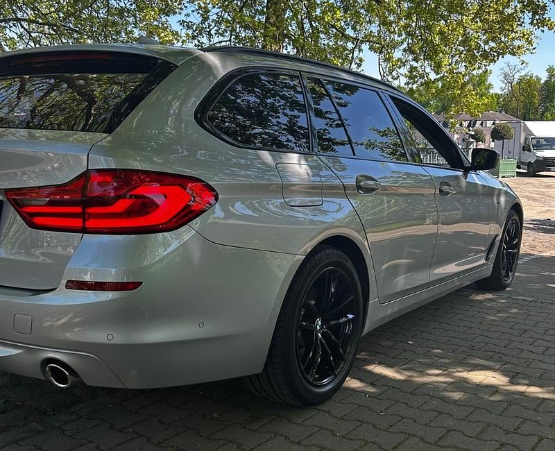 Gebraucht BMW 525 M Sport 231 PS (169 kW) 2019 Silber Kombi