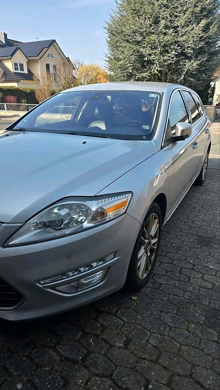 Gebraucht Ford Mondeo 163 PS (119 kW) 2011 Silber Kombi