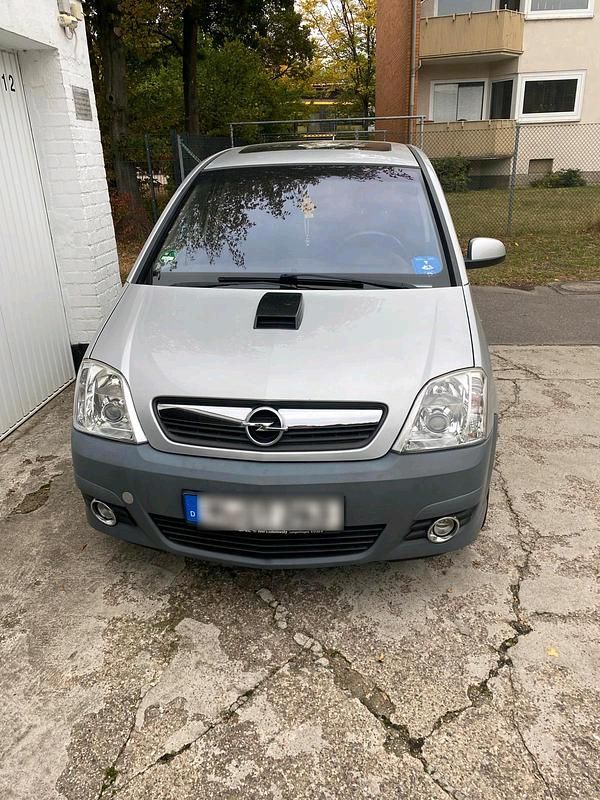 Silber Gebraucht 2003 Opel Meriva Van / Kleinbus | 2.490 € (Teuer) - Bild 1/4