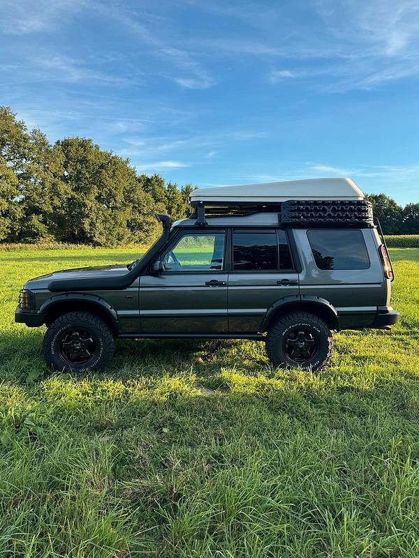 Grau Gebraucht 2003 Land Rover Discovery 2 SUV | 18.999 € (Teuer) - Bild 1/4