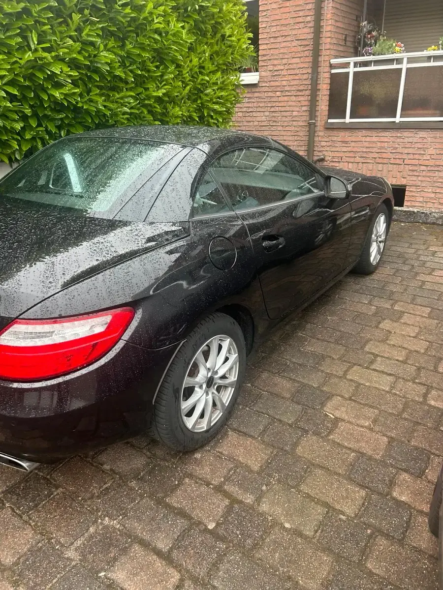Gebraucht Mercedes SLK200 184 PS (135 kW) 2012 Schwarz Cabrio