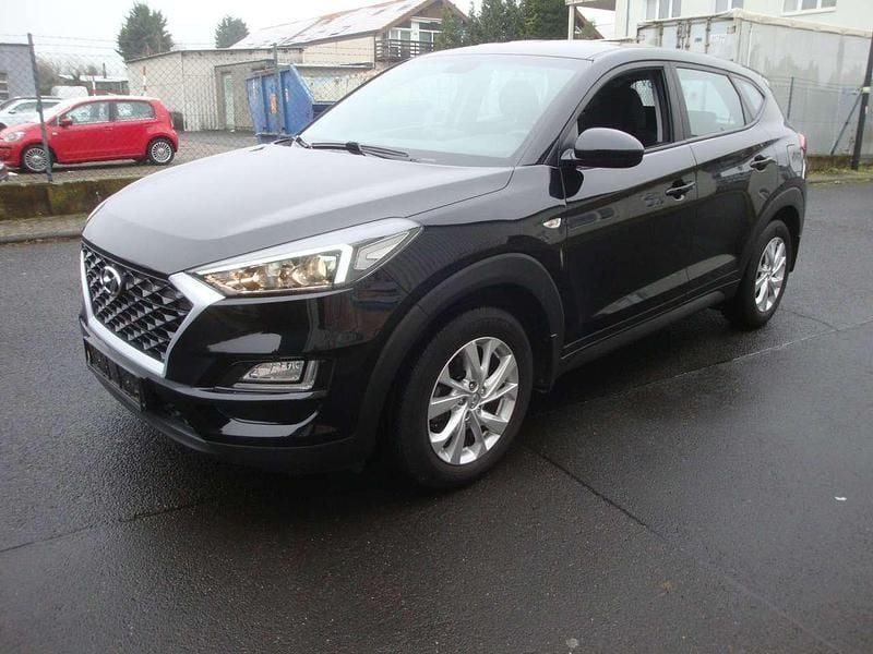 Grau Gebraucht 2019 Hyundai Tucson Trend SUV | 16.500 € (Guter Preis) - Bild 1/4