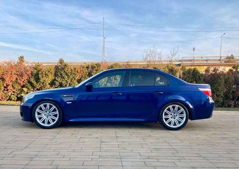 Second-hand BMW M5 Performance 507 CP (372 kW) 2005 Albastru Berlinǎ