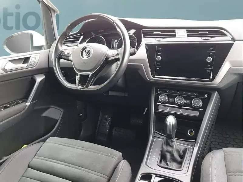 Gebraucht VW Touran 116 PS (85 kW) 2020 Weiß Van / Kleinbus