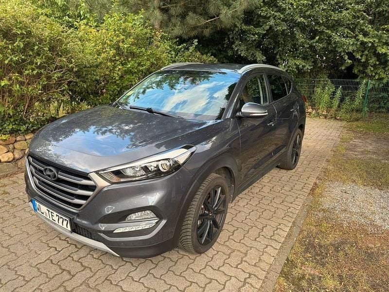 Gebraucht Hyundai Tucson Advantage 177 PS (130 kW) 2017 Grau SUV