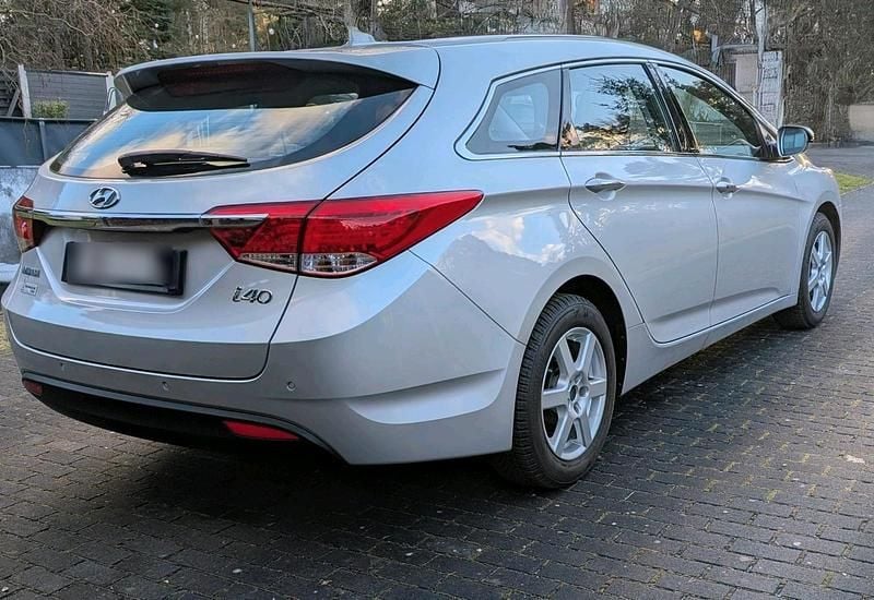 Gebraucht Hyundai i40 Edition 135 PS (99 kW) 2014 Silber Kombi