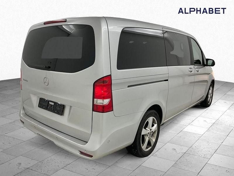 Gebraucht Mercedes V220 163 PS (119 kW) 2022 Brillantsilber Van / Kleinbus