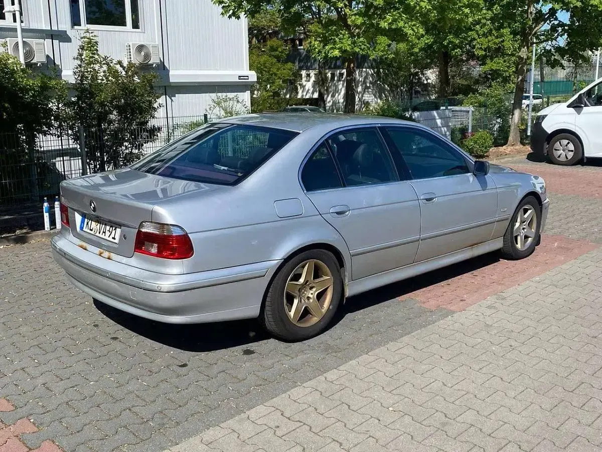 Gebraucht BMW 530 Sport Line 231 PS (169 kW) 2002 Silber Limousine