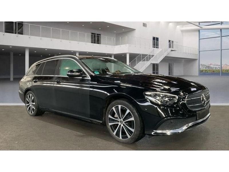 Gebraucht Mercedes E300 320 PS (235 kW) 2022 Schwarz Kombi