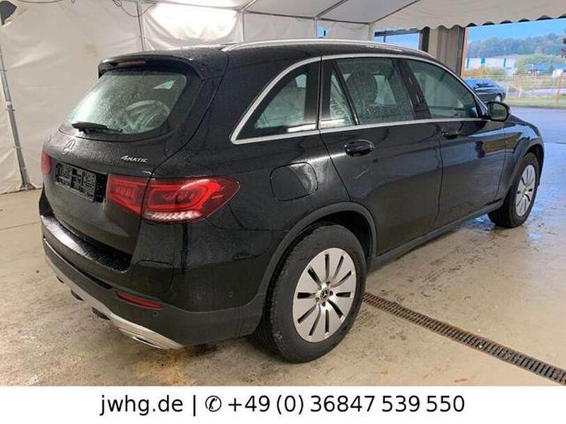Gebraucht Mercedes GLC300e 320 PS (235 kW) 2021 Schwarz SUV